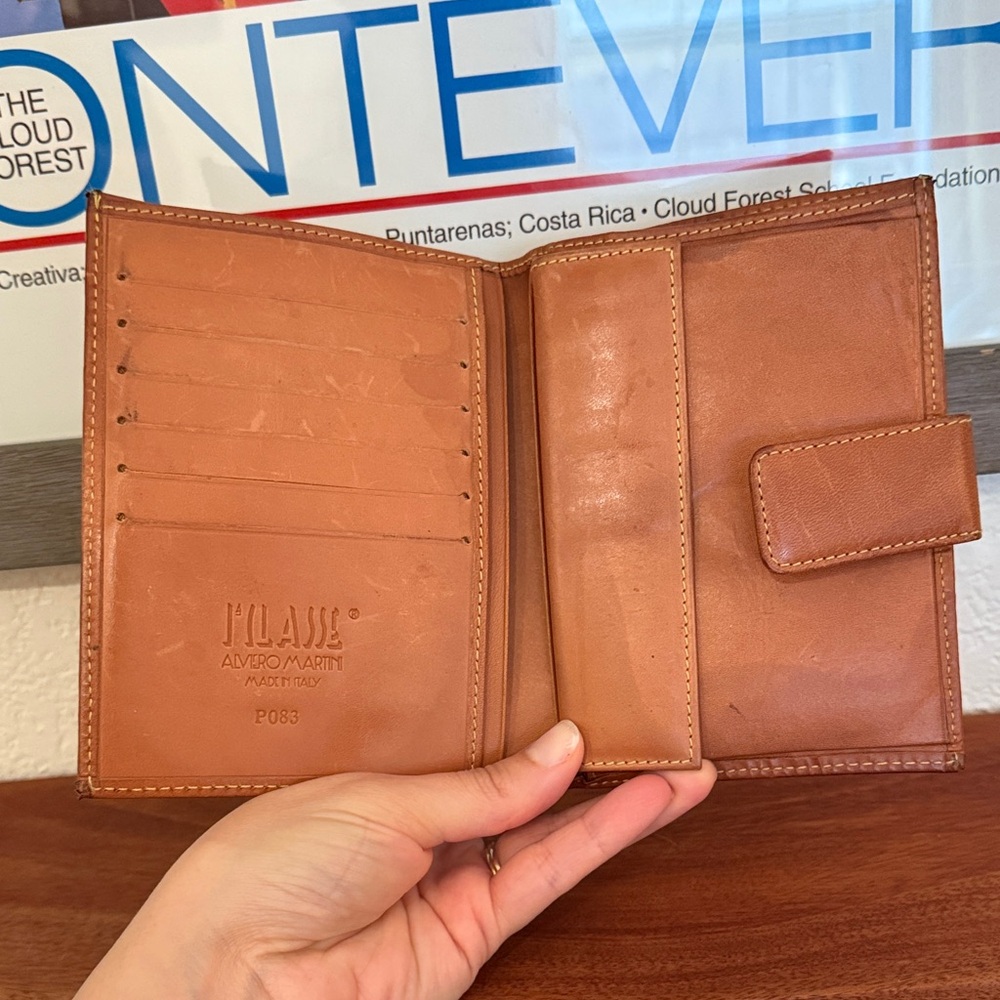 Alviero Martini Tan Leather Map Wallet - Make Me An Offer!!! - Picture 2 of 8
